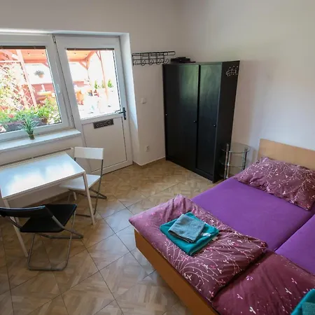 Svetluska Homestay *